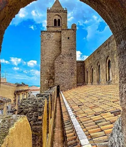 Al 25 Tulipani * Cefalù