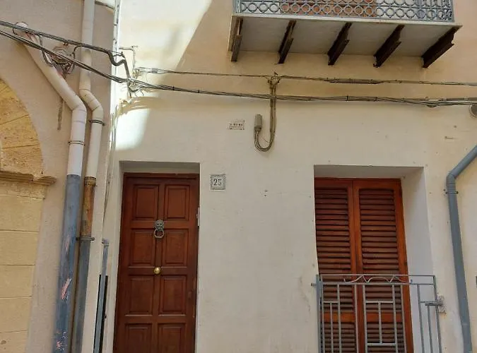 Al 25 Tulipani Cefalù