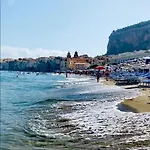 Al 25 Tulipani Cefalù