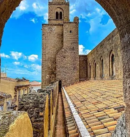 Al 25 Tulipani * Cefalù