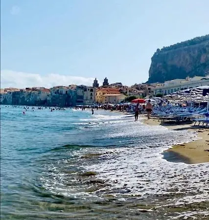 Al 25 Tulipani Cefalù