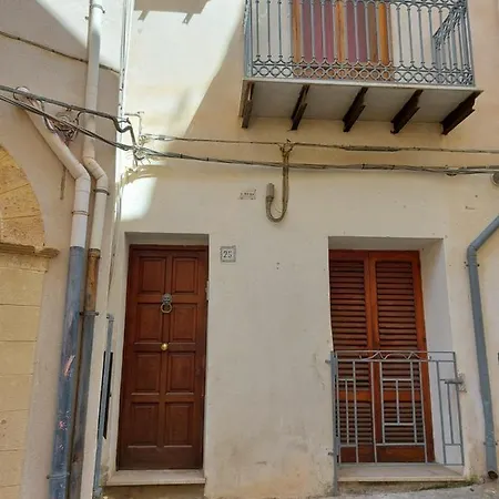 Al 25 Tulipani Cefalù