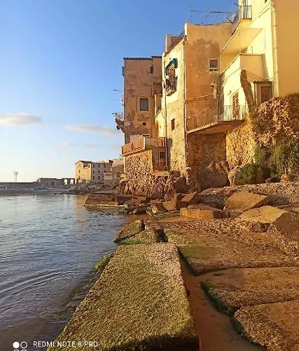 Al 25 Tulipani * Cefalù